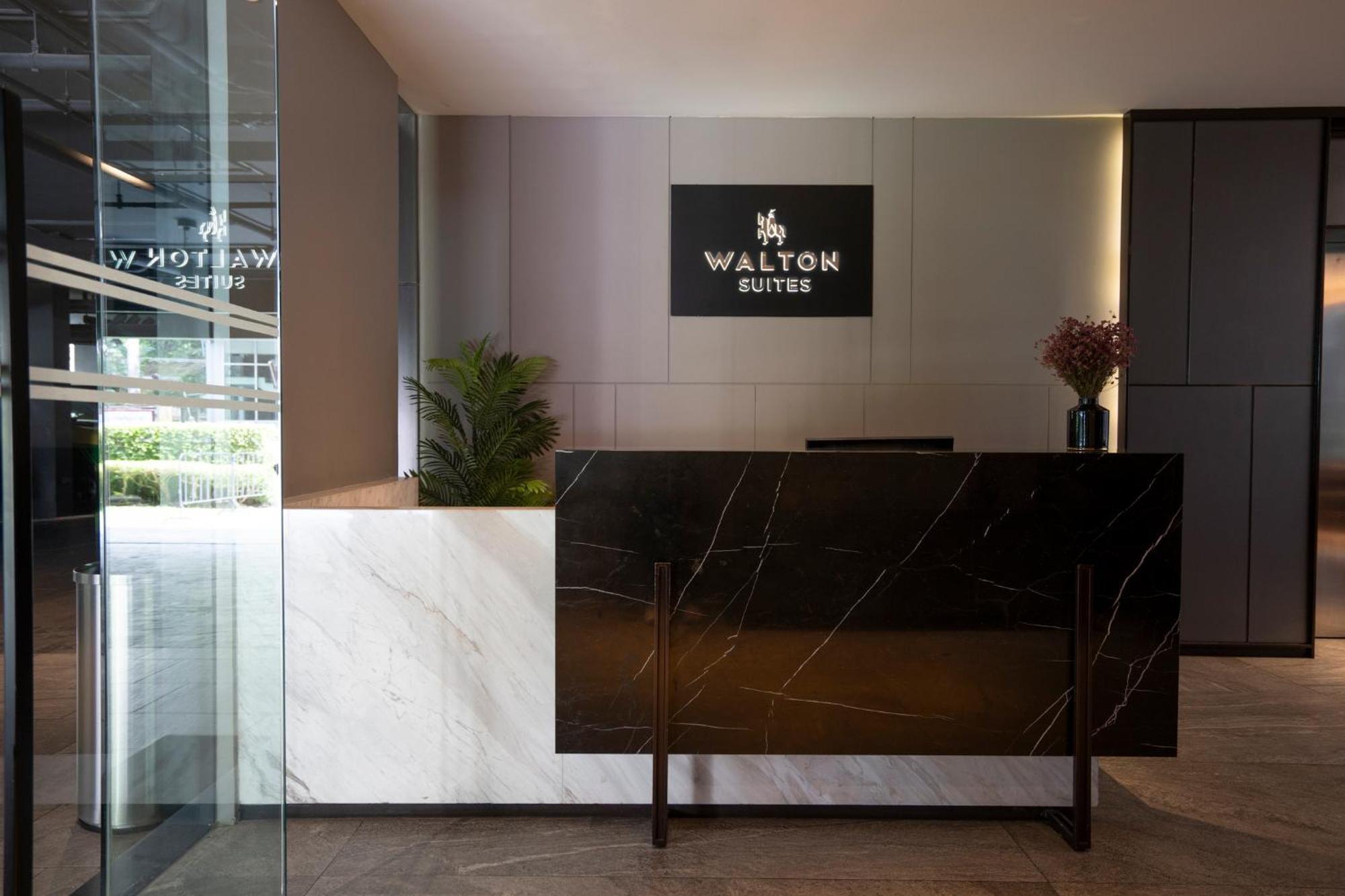 Walton Suites Sukhumvit Bangkok Exterior foto